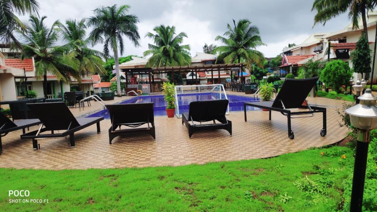 Regenta Resort, Varca Beach Exterior foto