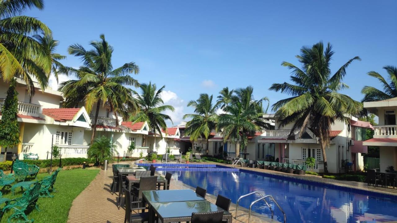 Regenta Resort, Varca Beach Exterior foto